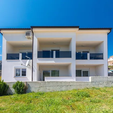 Augustinovic * Baška