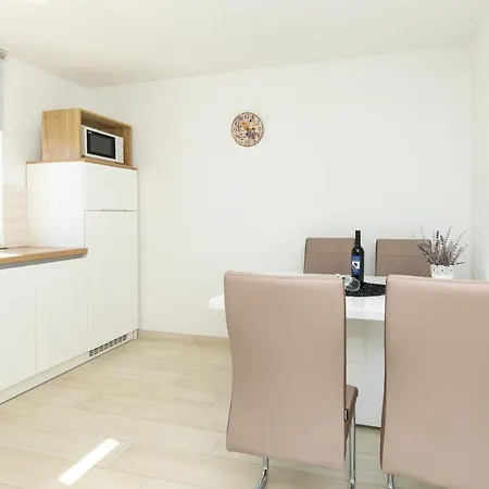 Apartamento Augustinovic *